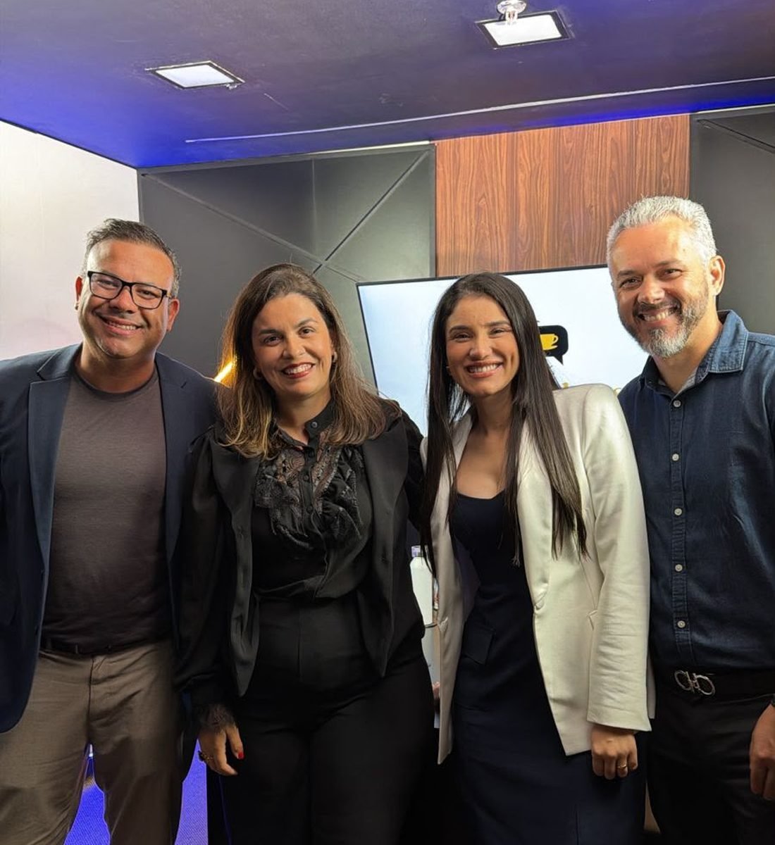 Equipe da Código XR Capital com clientes